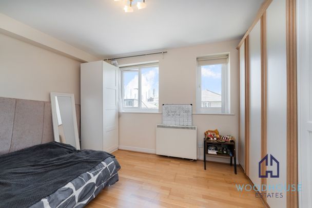 Ferguson Close, London, E14 - One Bedroom Flat To Rent - £404pw / £1,750pcm - Photo 1