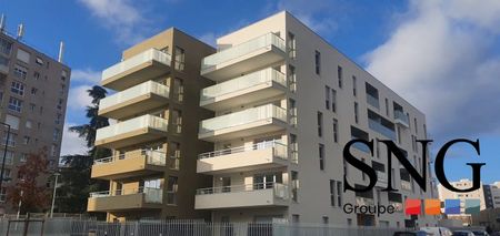 T2 AVEC LOGGIA ET PARKING - Photo 2