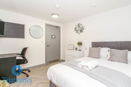 6Bed 6Bath *INC BILLS* Talbot Street, City Centre - Photo 2