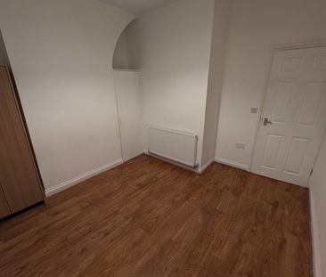 2 Bed Terraced House, Yelverton Road, CH42 - Photo 4