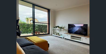 Furnished Spacious Apartment - Prime location - Utilities included - Photo 2