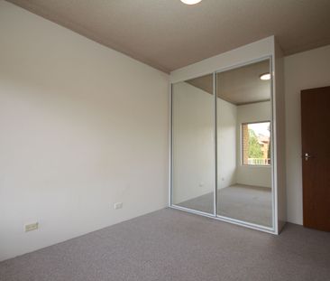 Spacious Apartment in Prime Beachside Location - Photo 4