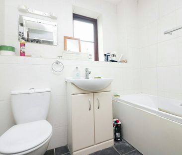 Cluster house to rent on - Photo 5