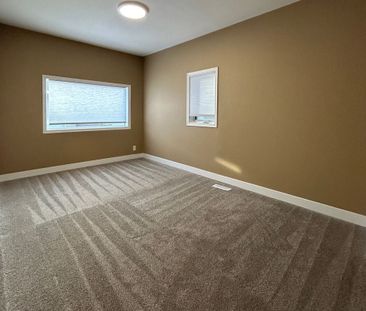 4 Bedroom House in Nutana - Photo 2