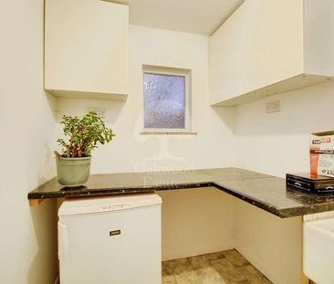 Fairfield Avenue, Datchet, Slough, SL3 - Photo 6