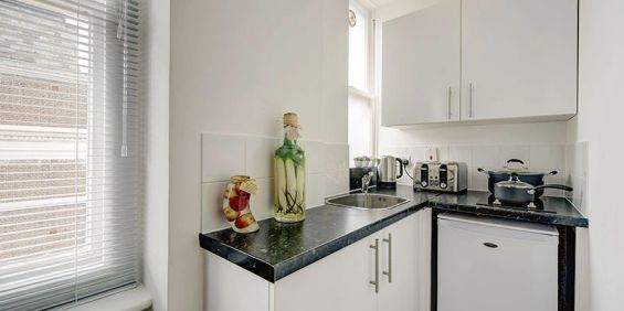 STUDIO FLAT MAYFAIR - Photo 3