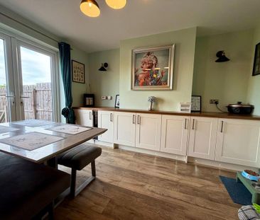 3 bedroom semi-detached house to rent - Photo 2