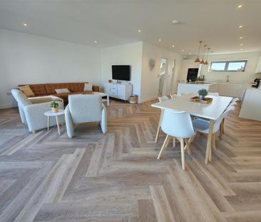 4 bedroom semi-detached house to rent - Photo 2