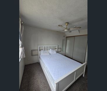 Resort style one bedroom furnished unit Surfers Paradise - Photo 5