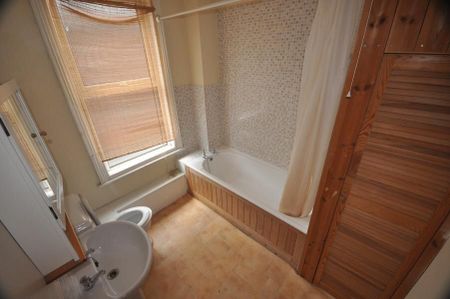 William Street, Hyde Park - Photo 2