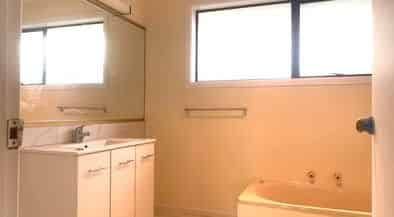 Beautiful 4 Bedroom House in Mt Roskill - Photo 5