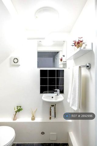 3 bedroom end of terrace house to rent - Photo 3