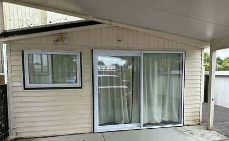 Spacious 4-Bedroom Family Home in Prime Hokowhitu - Photo 3