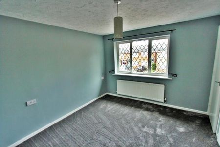 2 bedroom semi-detached house to rent - Photo 5