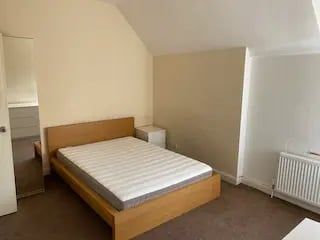 4 Bed Terraced House, Coronation Street, M5 - Photo 4