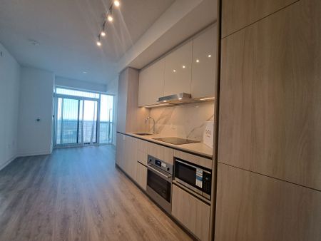 For Lease - 8 Interchange Way Unit# 2110, Vaughan, Ontario - Photo 4