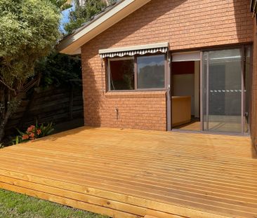 3/126 Brougham Street, Kew VIC 3101 - Townhouse For Rent | Domain - Photo 2