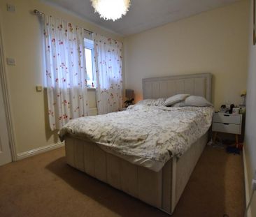 3 bedroom end of terrace house to rent - Photo 3