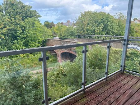 2 bedroom flat to rent - Photo 3