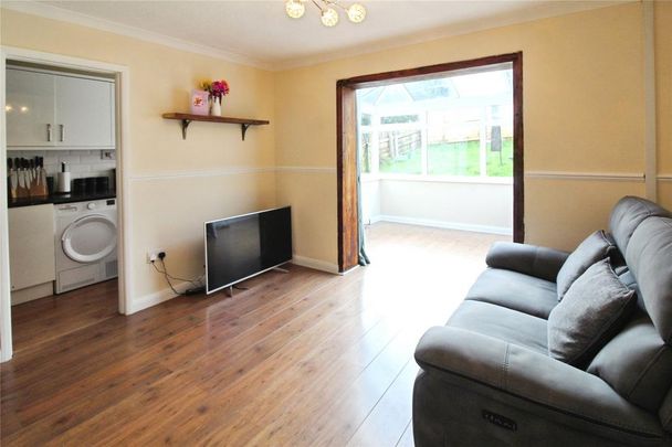 2 bedroom end of terrace house to rent - Photo 1