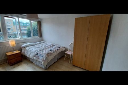 3 Bed Maisonette, Clearbrook Way, E1 - Photo 2