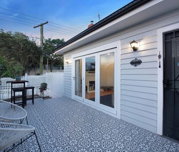 UNIQUE TWO BEDROOM HOME WITH OUTDOOR ENTERTAINING AREA - Photo 4