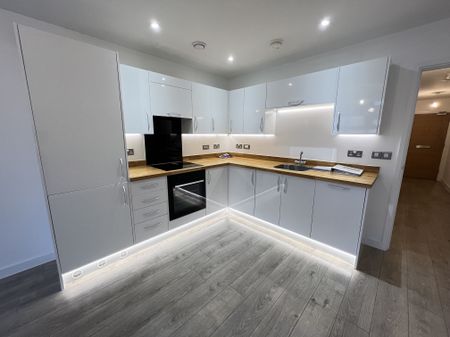 Edinburgh House, Harlow - Photo 5