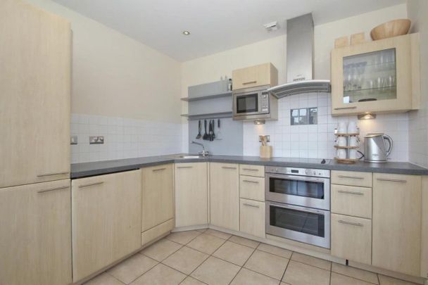 2 Bed Flat, Wards Wharf Approach, E16 - Photo 1