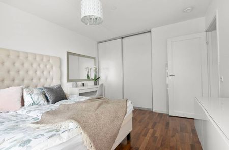 Borgarfjordsgatan, Kista - Photo 3