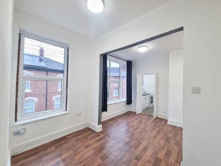 Studio to rent - Photo 2