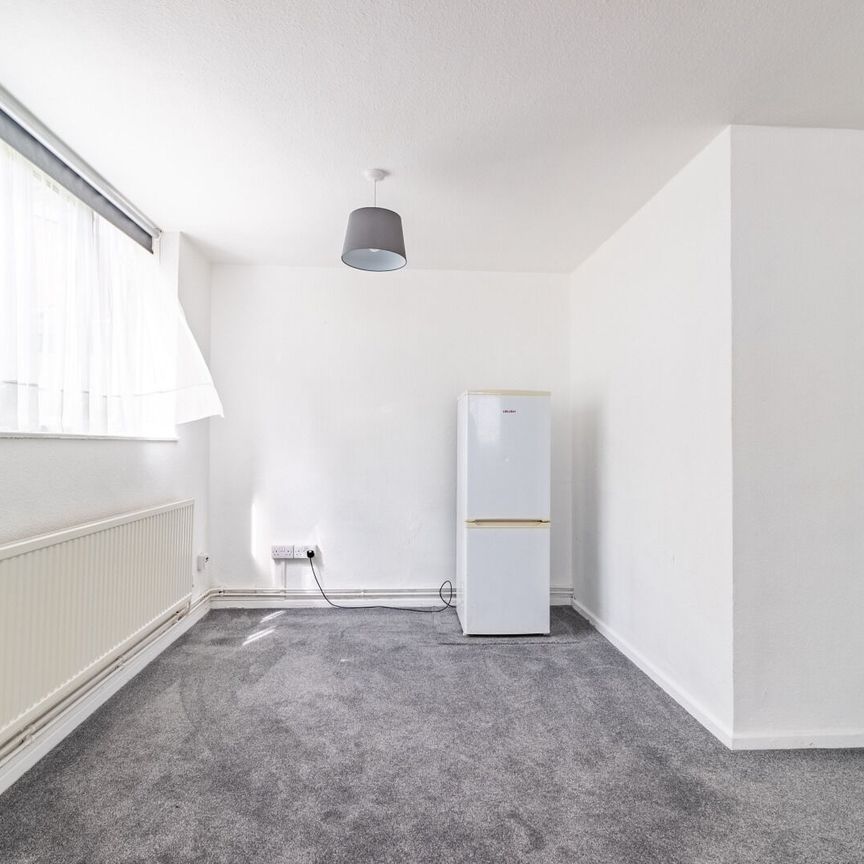 Available unfurnished from 09/01/2026 - Photo 1