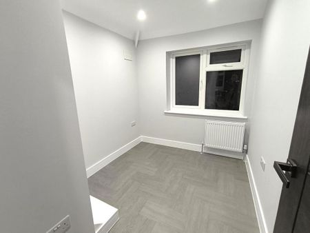 5 bedroom semi-detached house to rent - Photo 3