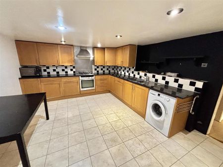 2 bedroom apartment to rent - Photo 3