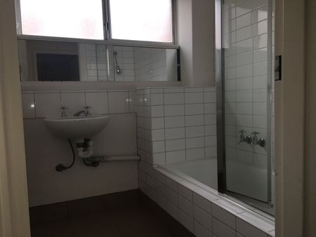 3/29 Caroline Street, Hawthorn East VIC 3123 - Photo 3