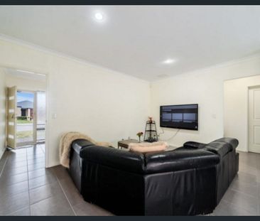 Modern Family Home Perfect For Your Small Family - Photo 1