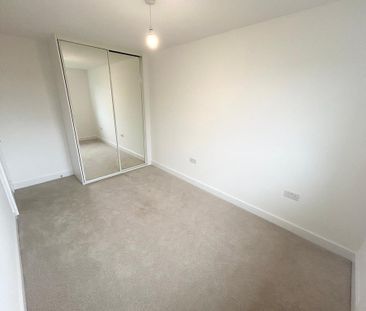 3 bedroom semi-detached house to rent - Photo 6
