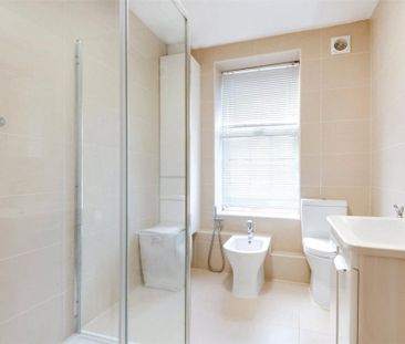 3 bedroom flat to rent - Photo 5