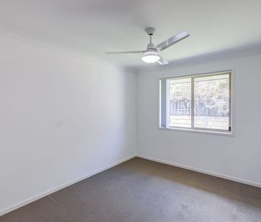 Located in A Quite Court - Photo 1