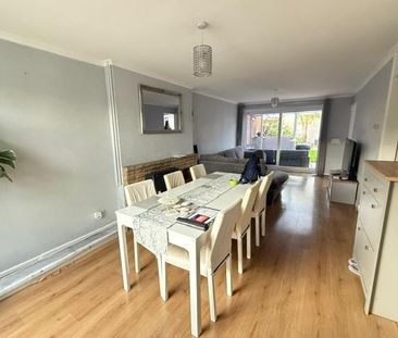 4 bedroom terraced house to rent - Photo 3