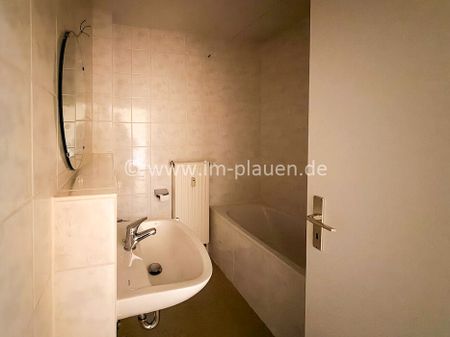 Plauen-Neundorf: 2-Zimmer-Dachgeschosswohnung mit Balkon + Stellplatz - Photo 3