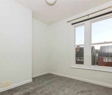 Halsbury Road, - Photo 4