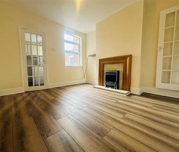 Erdington Road, Atherstone, CV9 - Photo 2