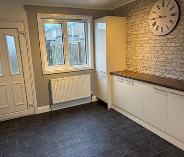 3 bedroom terraced house to rent - Photo 6