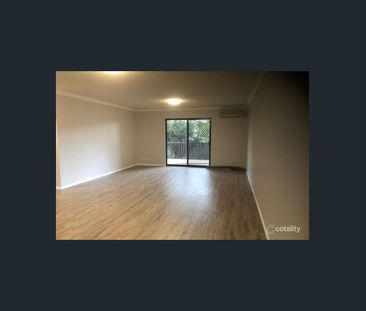 Modern & Convenient Living in the Heart of Everton Park - Photo 2