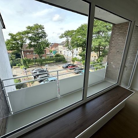 BEZUGSFREIE, FRISCH RENOVIERTE 4 ZIM.-WOHNUNG MIT BALKON IM HERZEN VON LANK-LATUM - Photo 1