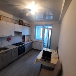 Garsoniera de inchiriat in zona Pietii Muncii - Fotografie 2