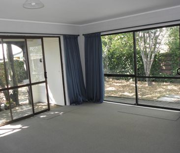 Accross From Sylvia Park - Photo 4