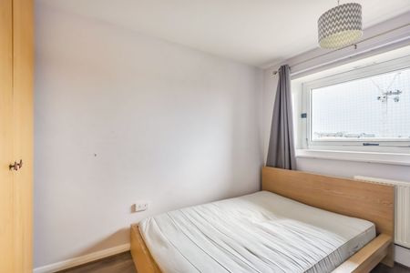 3 Bedroom - Photo 4