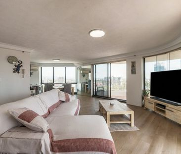Stunning Renovated Furnished Beachside Living - Photo 1