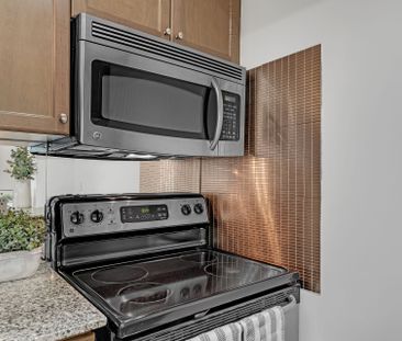 For Lease - 8 Scollard Street Unit# 310, Toronto, Ontario - Photo 4